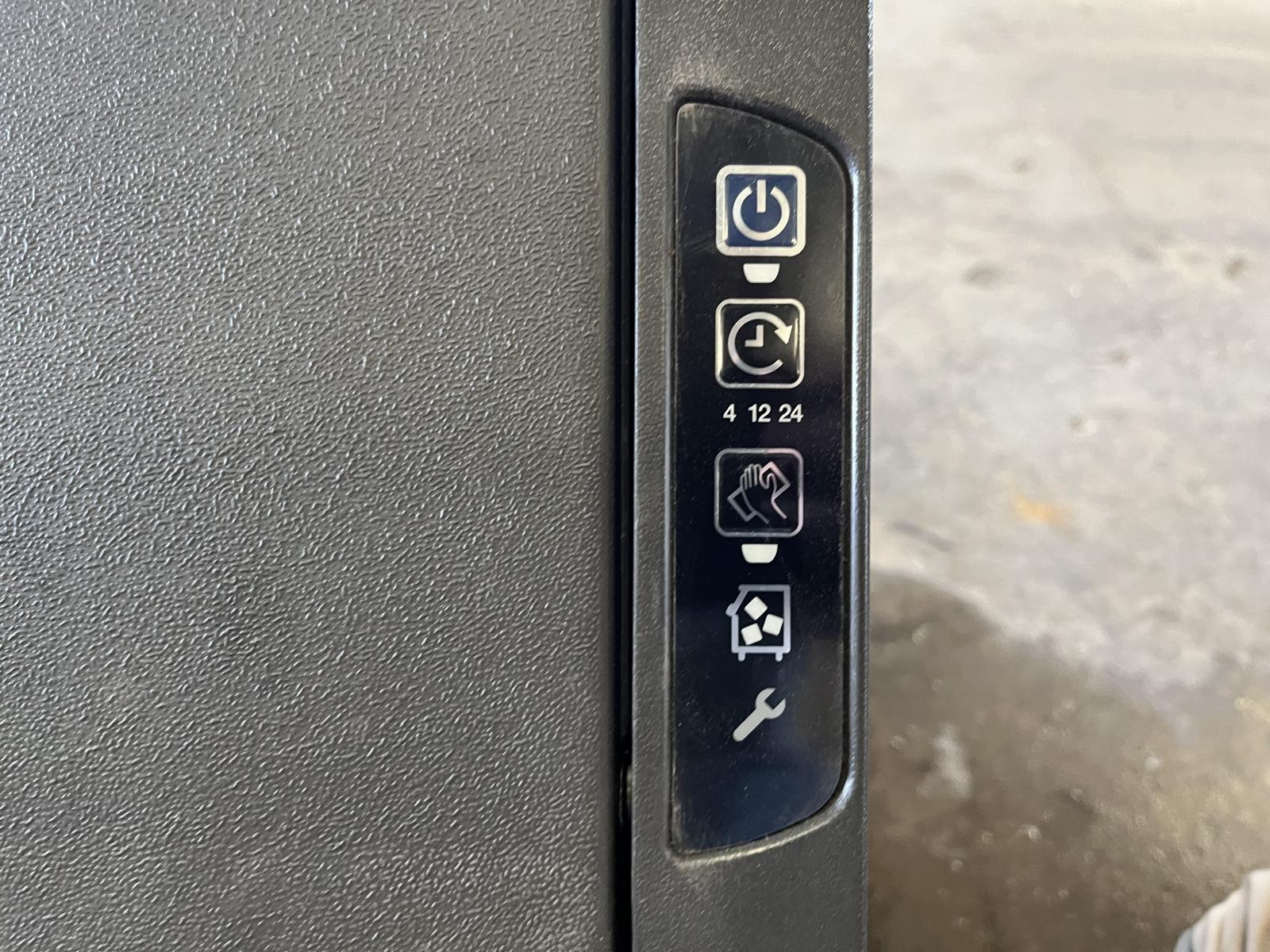 ./imagenes/INVOICE/2019/17911/MAQUINA PARA HACER HIELO MANITOWOC UY0140W-161B (2).JPG